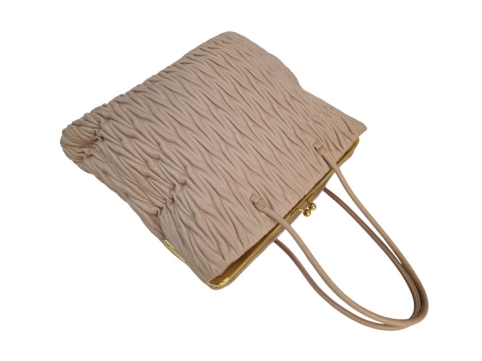 Miu Miu Borsa Tote in pelle goffrata Rosa - immagine 7