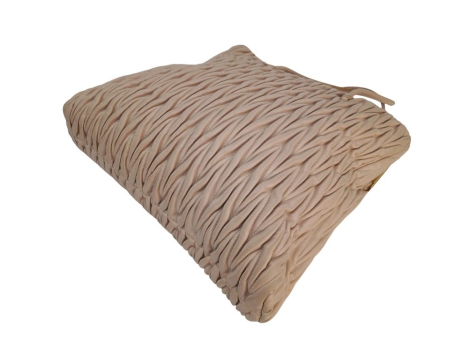 Miu Miu Borsa Tote in pelle goffrata Rosa - immagine 8