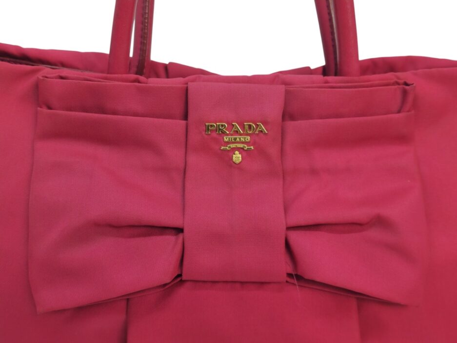 Prada borsa in nylon di colore fucsia - immagine 8