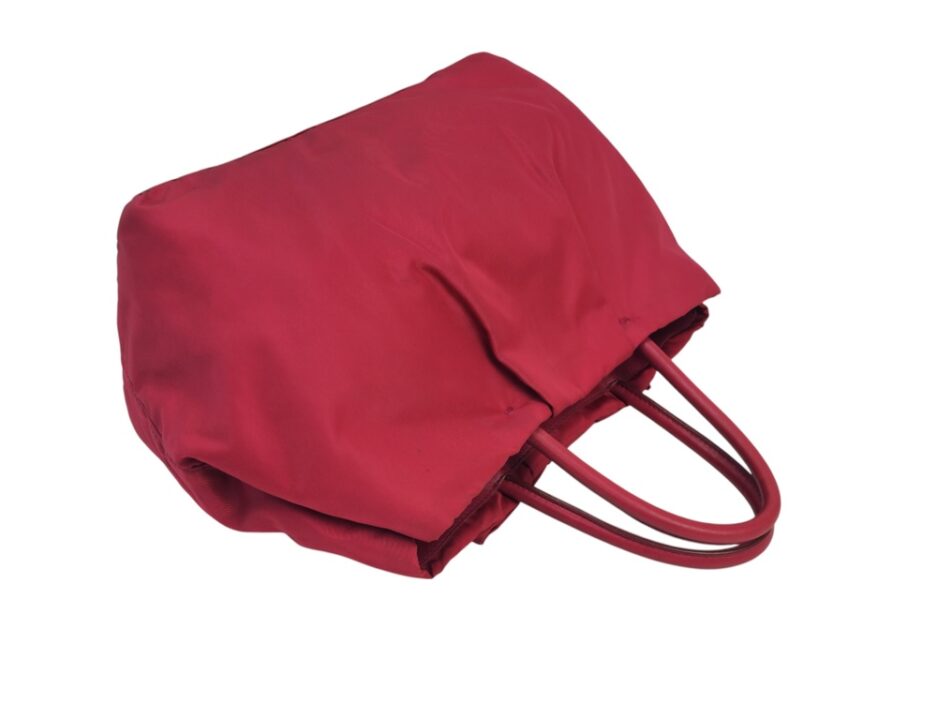 Prada borsa in nylon di colore fucsia - immagine 5