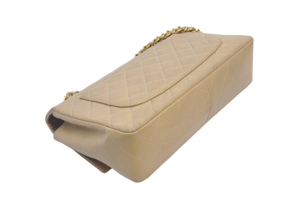 Chanel Timeless Classic Flap color biscotto - immagine 10