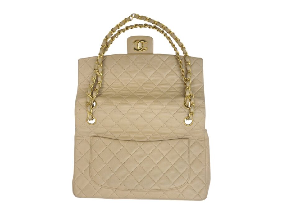 Chanel Timeless Classic Flap color biscotto - immagine 16