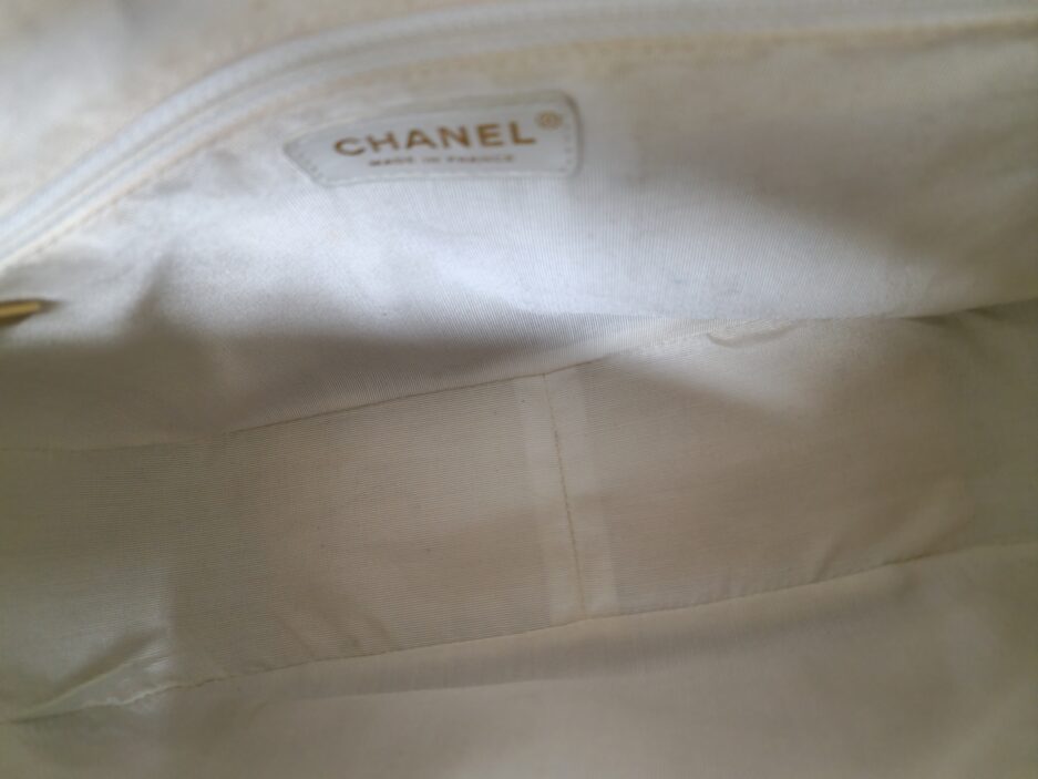 Chanel Borsa Hobo GST Line Bianca - immagine 12