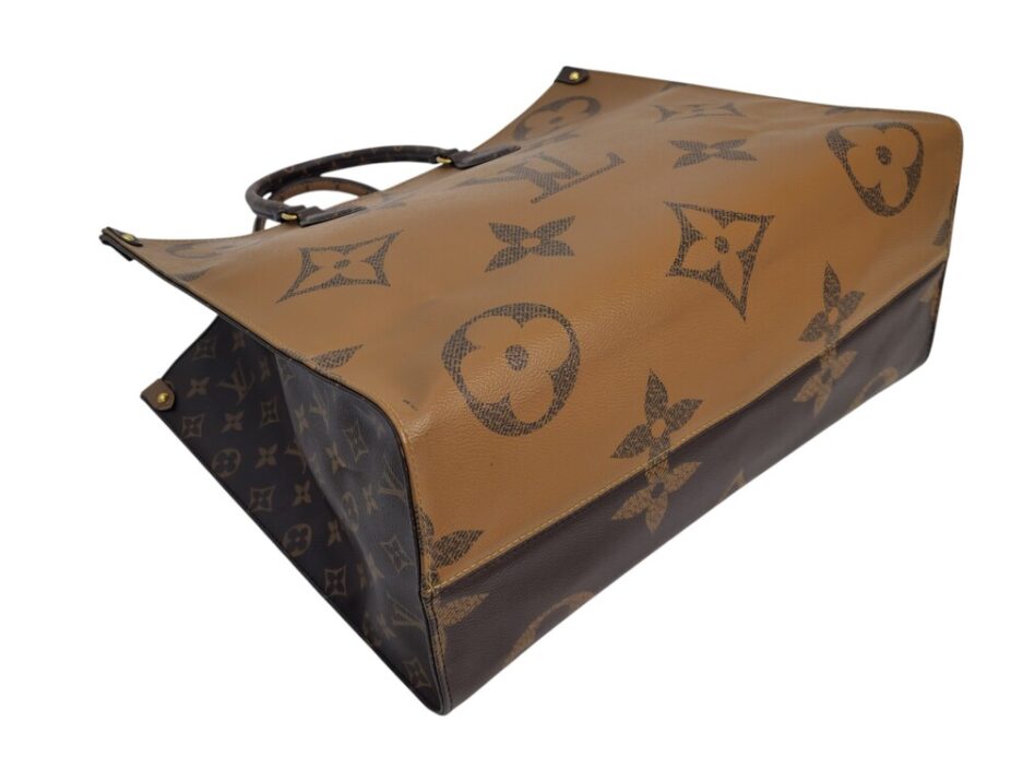 Louis Vuitton Borsa OnTheGo GM - immagine 12