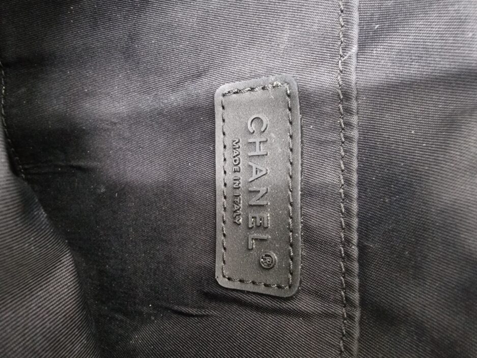 Chanel Choco Bar Sport in tela nera - immagine 15