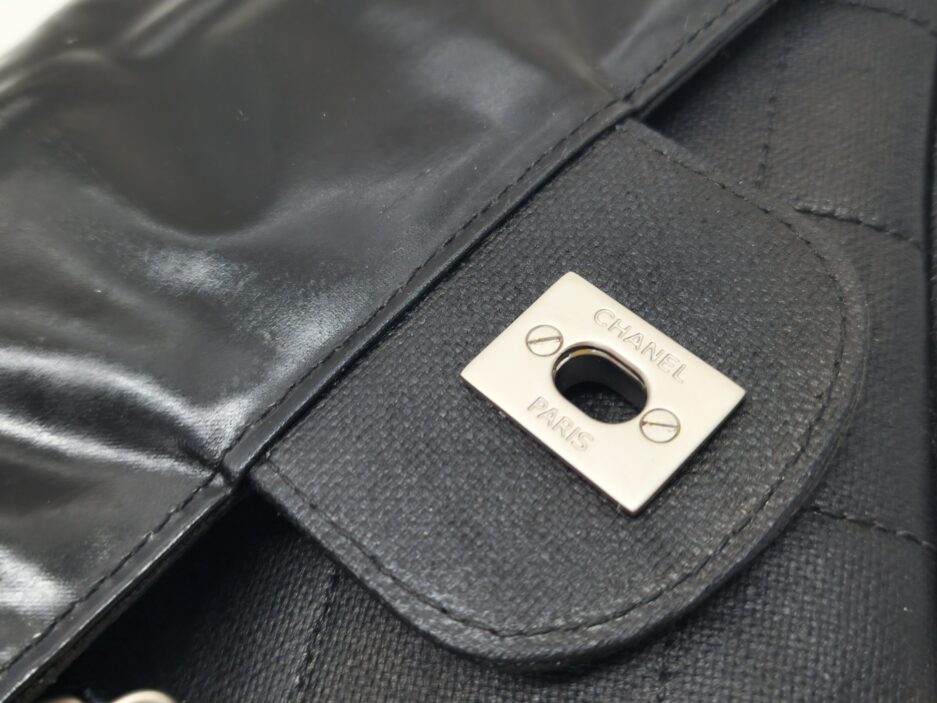 Chanel Choco Bar Sport in tela nera - immagine 18