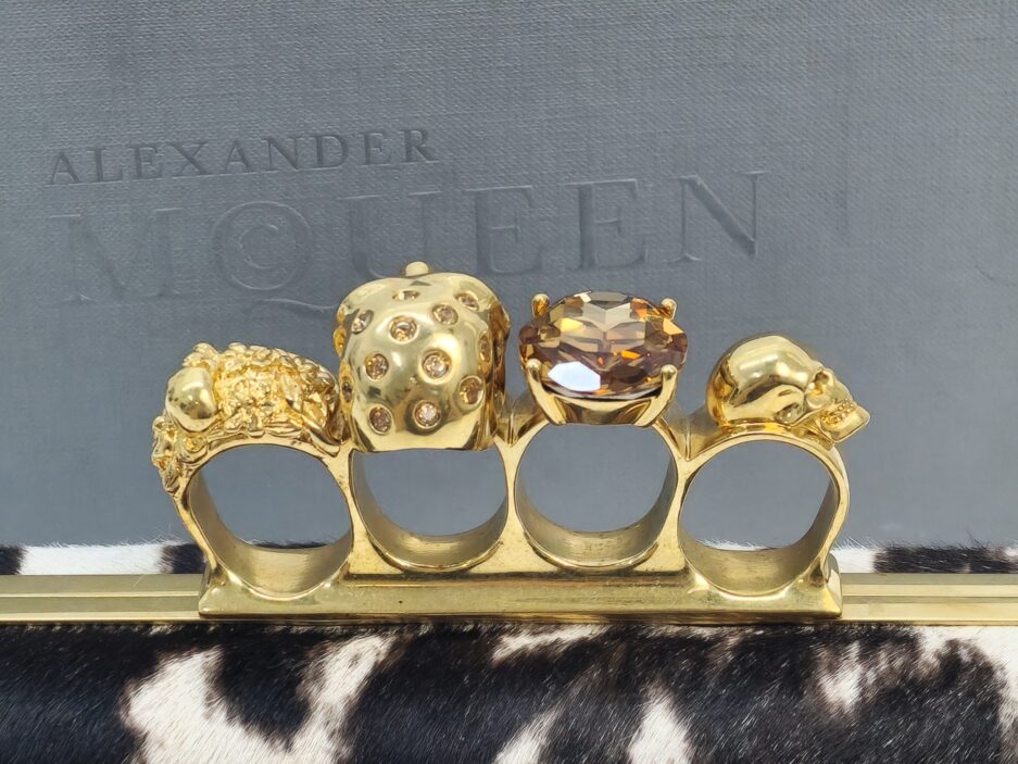 Alexander McQueen clutch Knuckle - immagine 19