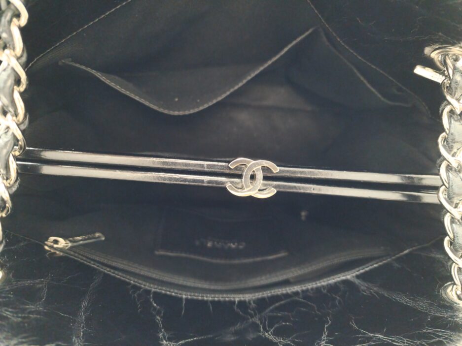 Chanel Mademoiselle in pelle verniciata - immagine 6