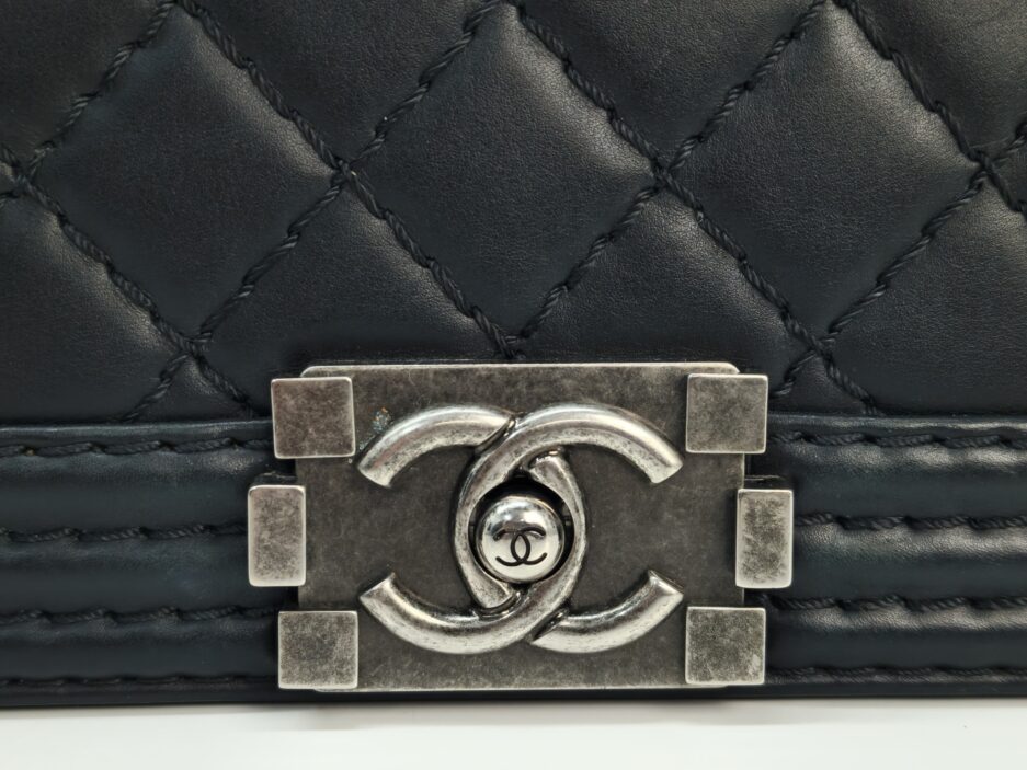 Chanel Borsa Boy Jumbo in Pelle Nera - immagine 19